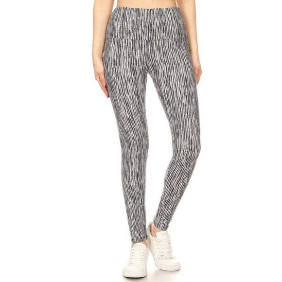 Plus Size Womens Plus Size 5-inch Long Yoga Style Legging With High Waist. - Picture 1 of 3